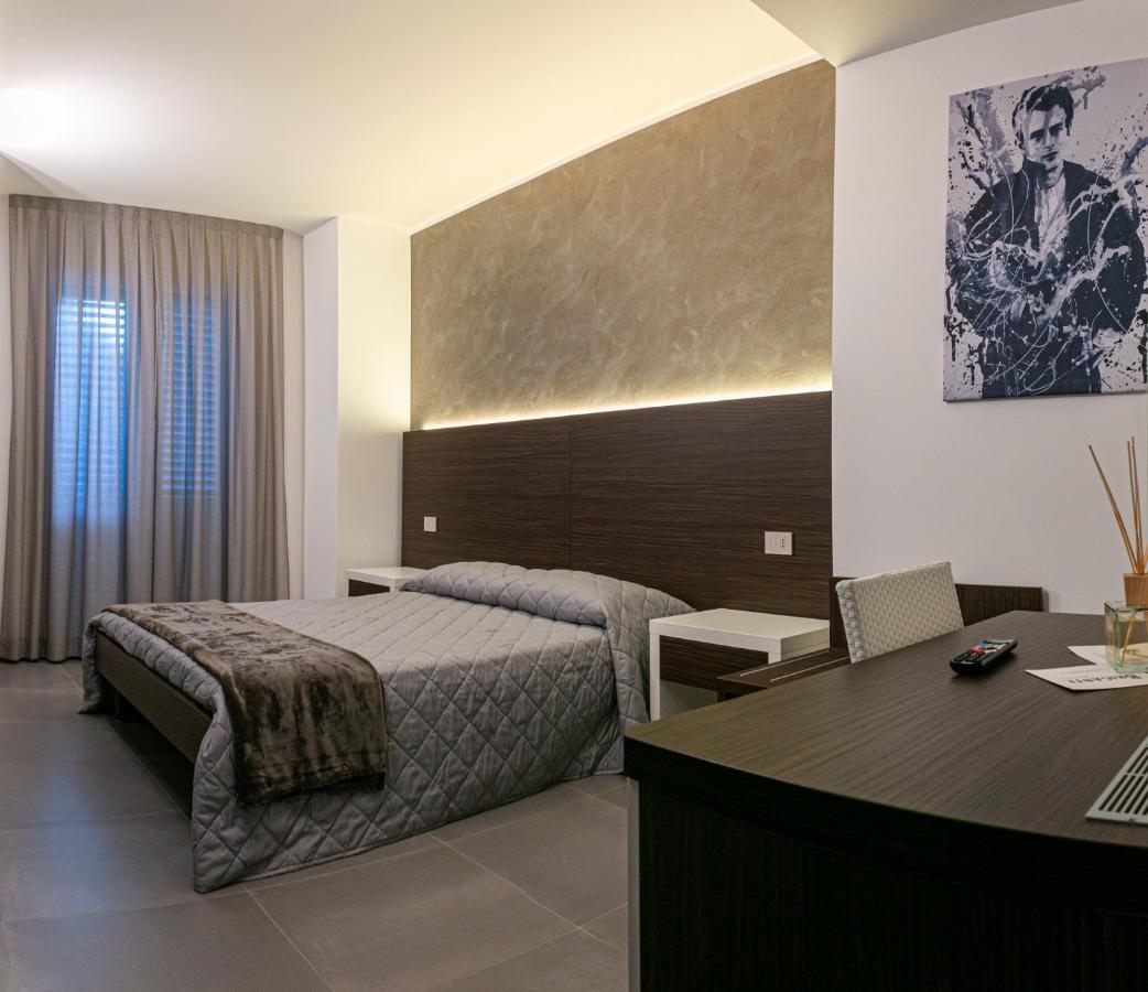 Brigante Suites Misano Adriatico Zewnętrze zdjęcie