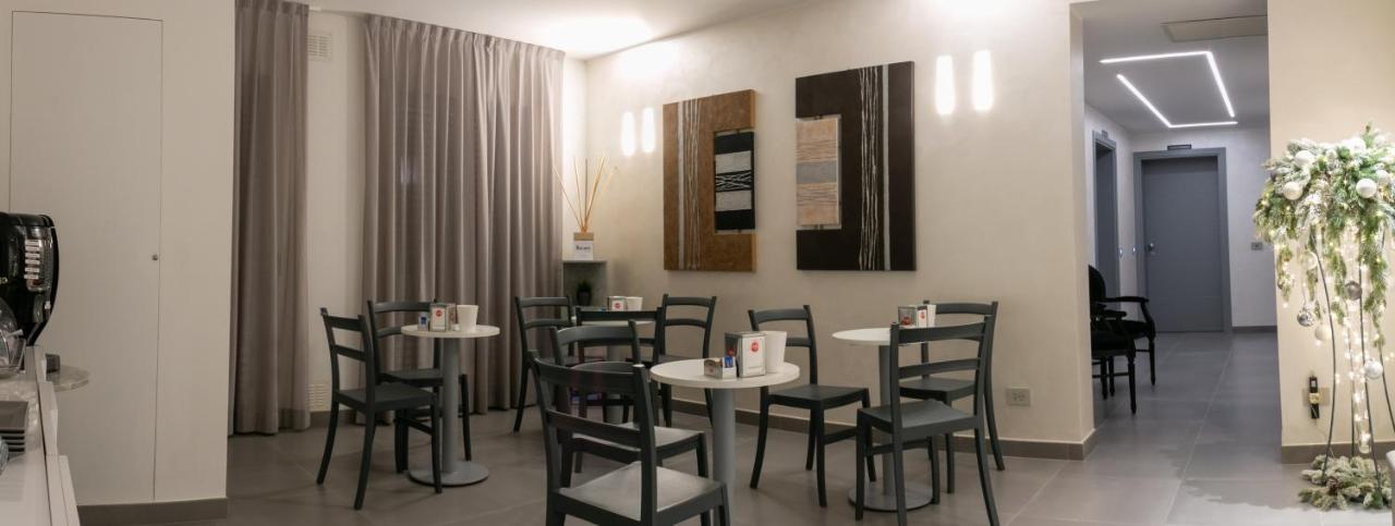 Brigante Suites Misano Adriatico Zewnętrze zdjęcie