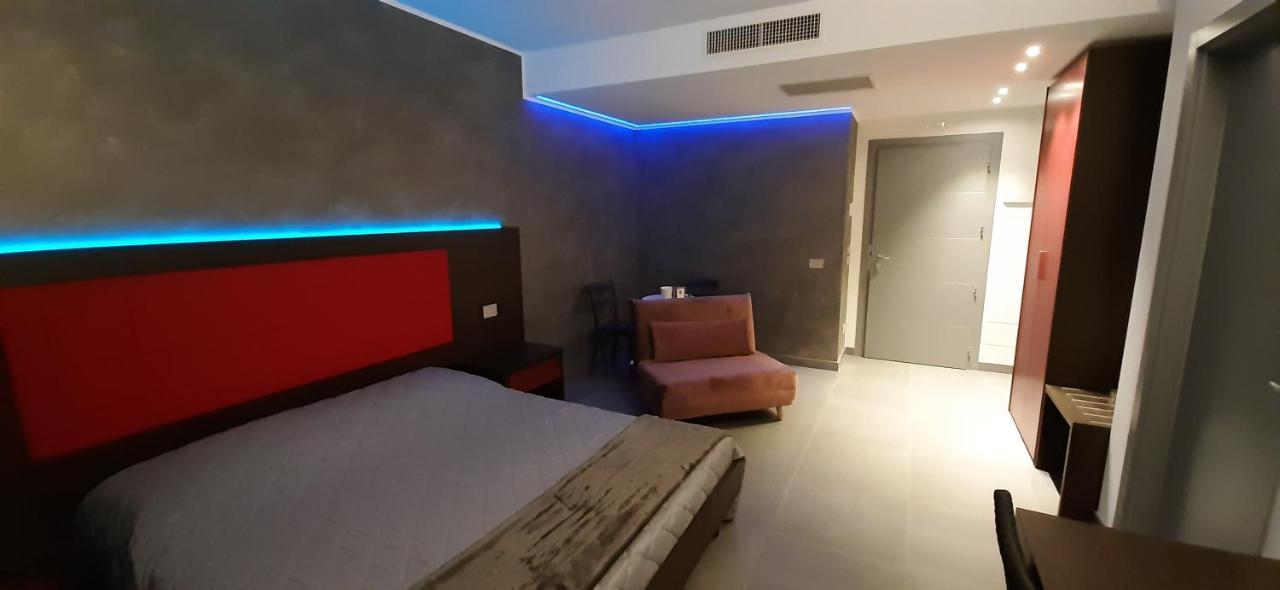 Brigante Suites Misano Adriatico Zewnętrze zdjęcie